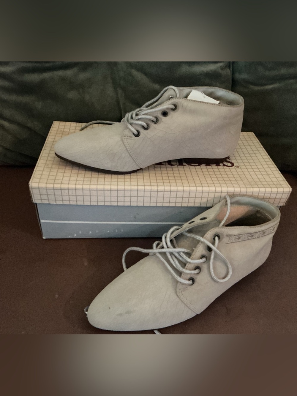 Women’s Light Gray Lace-Up Ankle Wedge Boots (6)